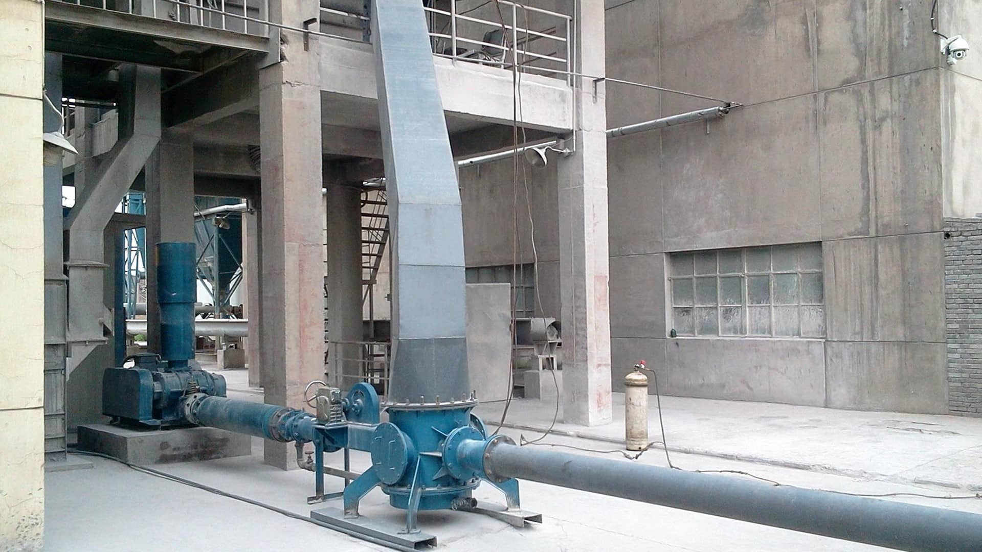 一文介紹負(fù)壓稀相氣力輸送系統(tǒng)是什么？粉體輸送系統(tǒng)優(yōu)勢(shì)特點(diǎn)介紹(圖1)